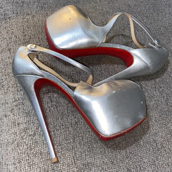 Christian Louboutin Metallic Silver Heels with Iconic Red Soles - Picture 4 of 9
